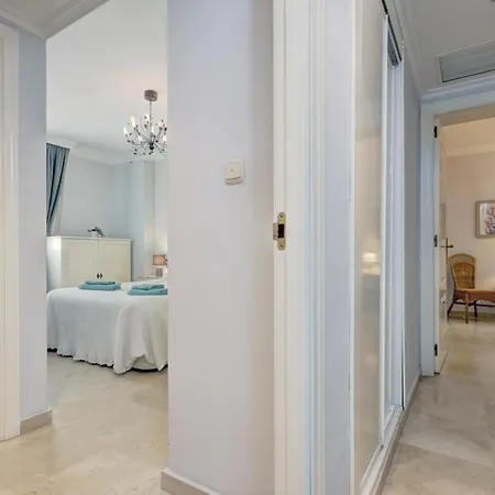 Banana Primera Linea De Playa Marbella